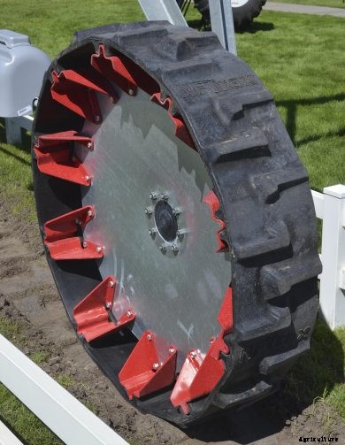 Lindsey Zimmatic NFTrax irrigation pivot tire